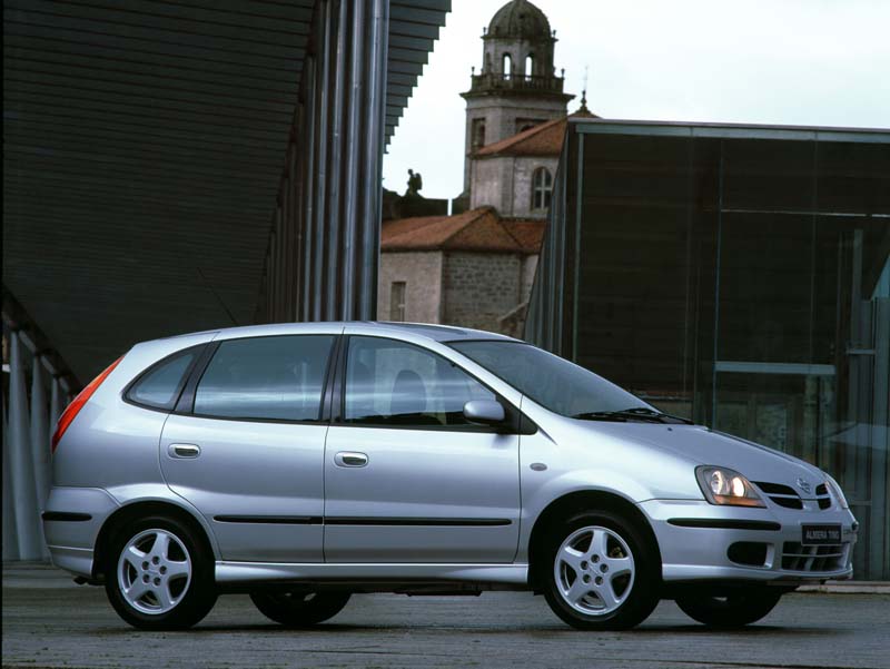 ����� ��� Nissan Tino