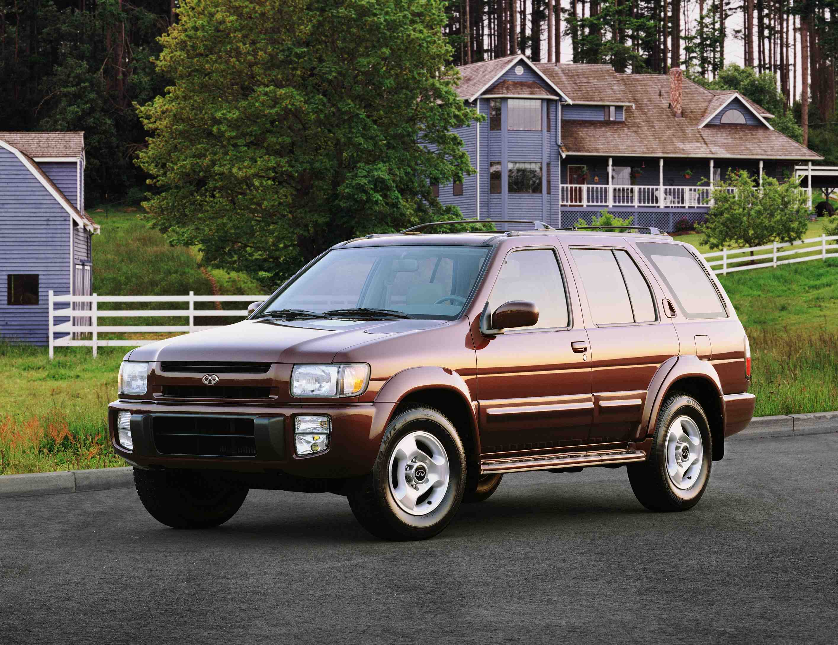 ����� ��� Infiniti QX4