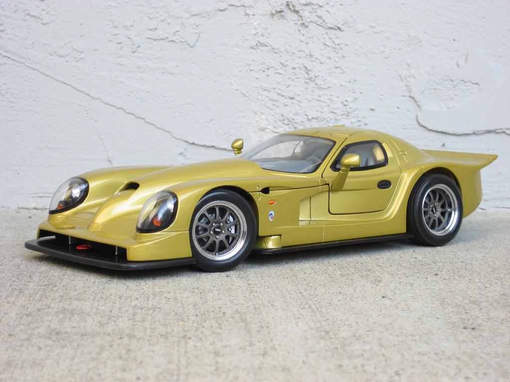 ����� ��� Panoz Esperante